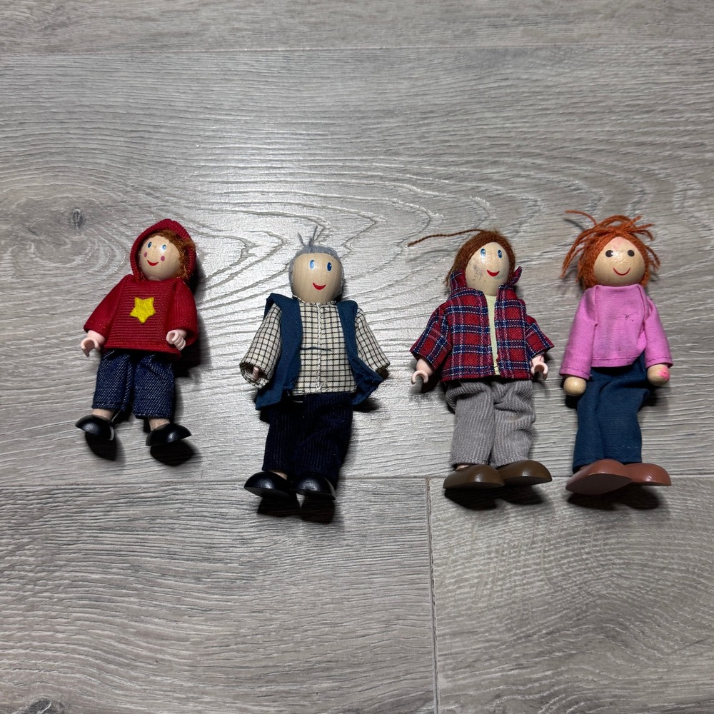 Hape Happy Family Wooden Poseable Dollhouse Figures Set of 4 Fabric Clothes